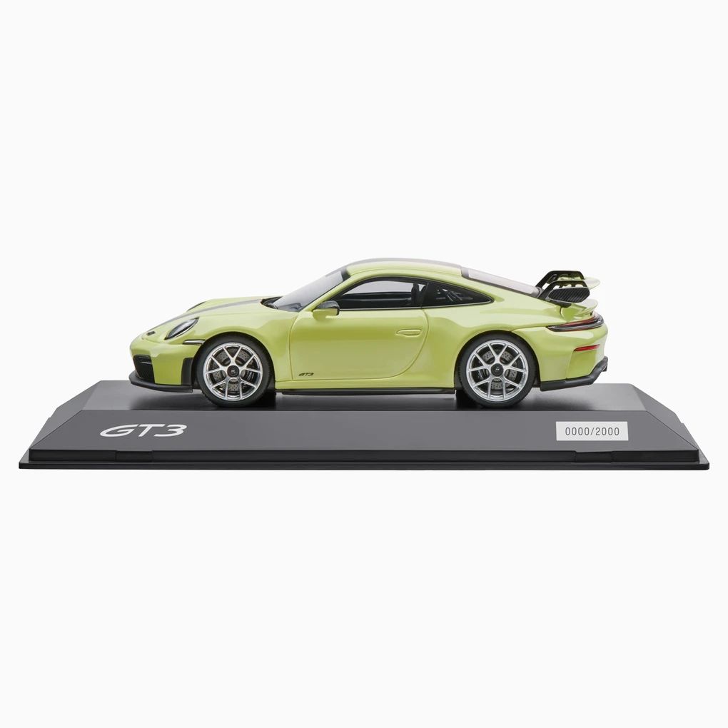 Porsche Modellauto 911 GT3 [992.2] 1:43 in Gelb