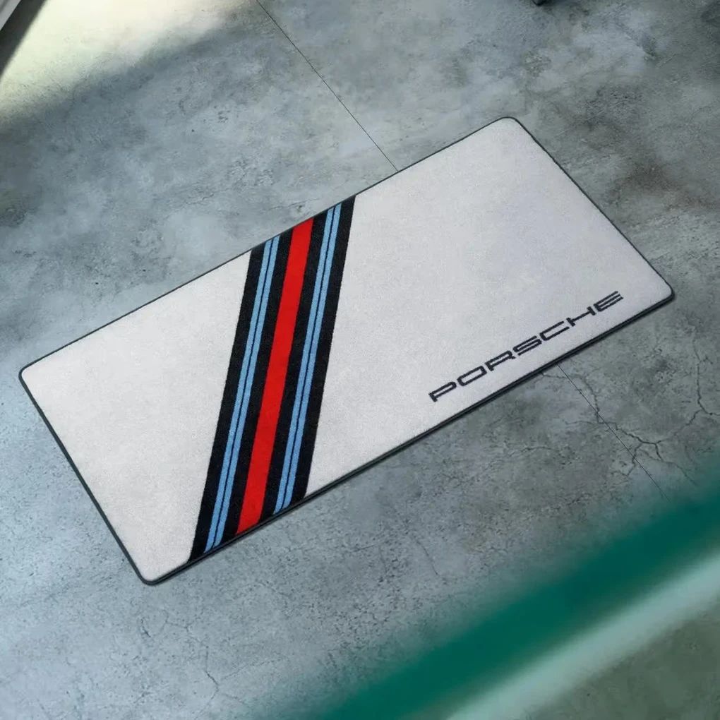 Garagenmatte im Martini Racing Design